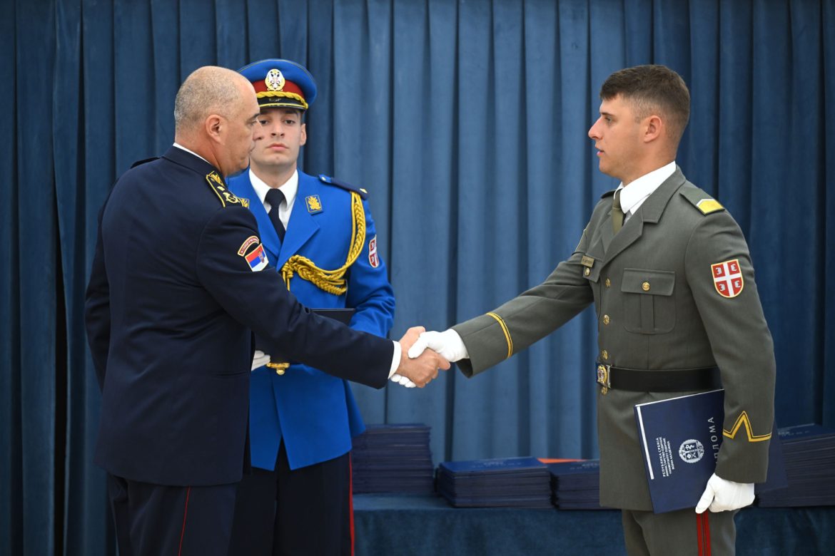 Uručene diplome i nagrade kadetima Vojne akademije i Medicinskog fakulteta VMA