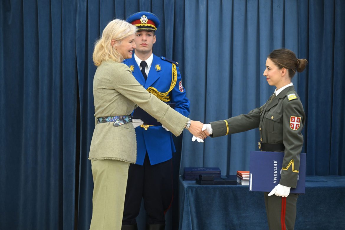 Uručene diplome i nagrade kadetima Vojne akademije i Medicinskog fakulteta VMA