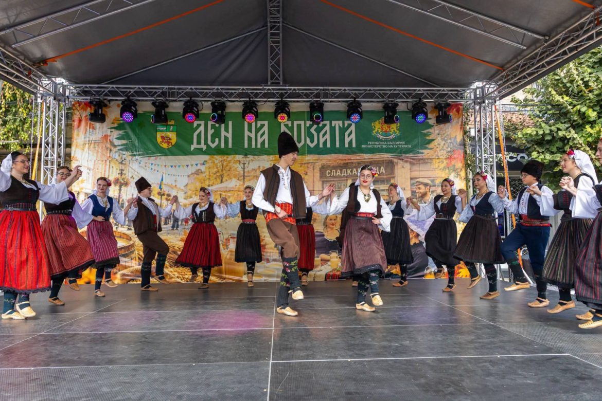 Folklorni ansambl „Sevdah“ iz Vranja